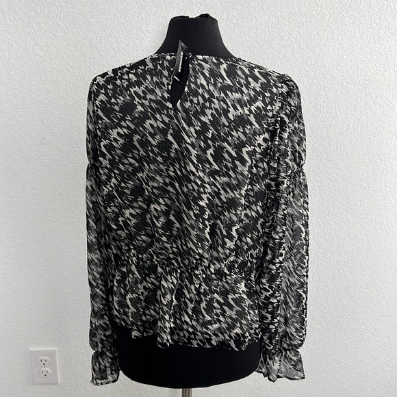 NWT Black/ Gray Longsleeve Peplum - Picture 2 of 3